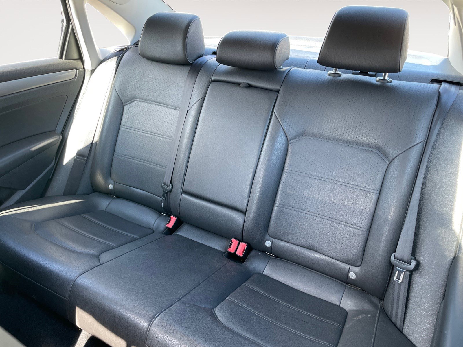 Used 2014 Volkswagen Passat 2.5 SE image 13