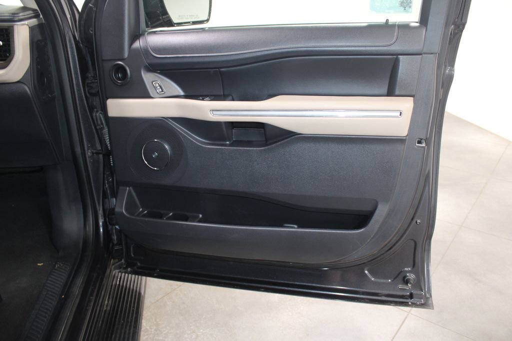 Used 2024 Ford Expedition Limited image 35