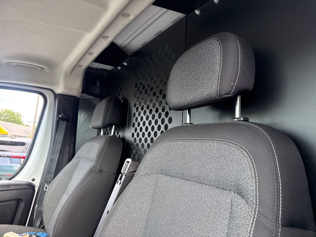 Used 2025 RAM ProMaster 2500 w/ U-Haul Equipment Group FWD image 30