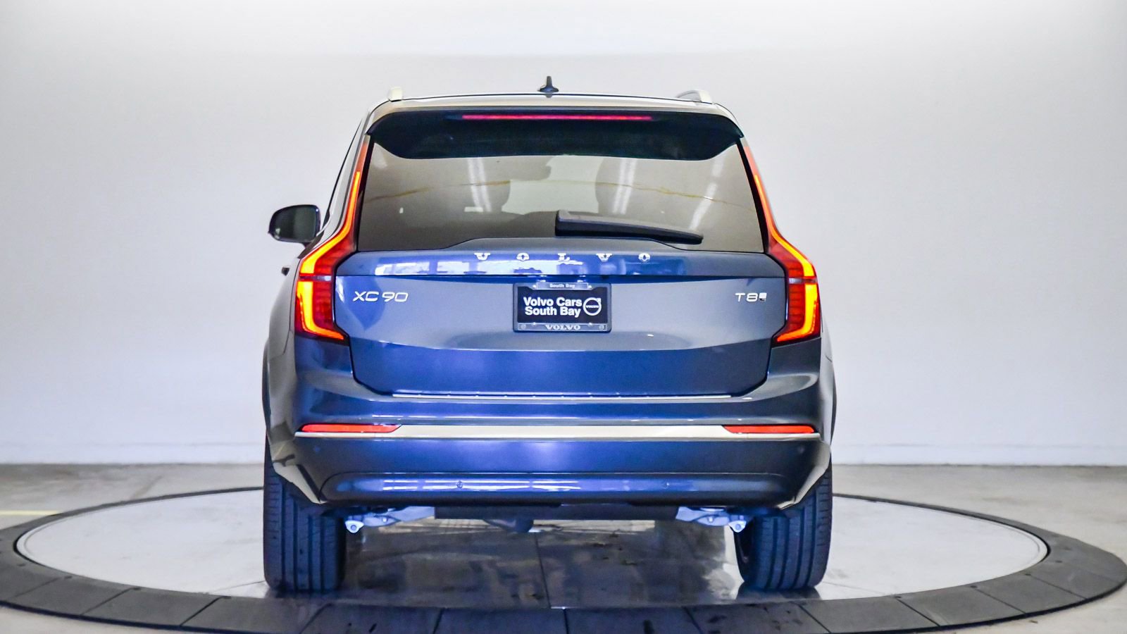 New 2026 Volvo XC90 T8 Ultra w/ Protection Package image 3