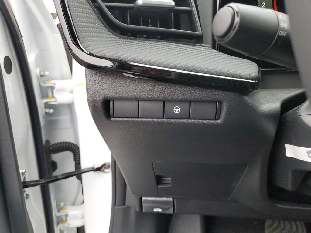 New 2026 Nissan Kicks SR w/ Cold Weather Package AWD/4WD image 20