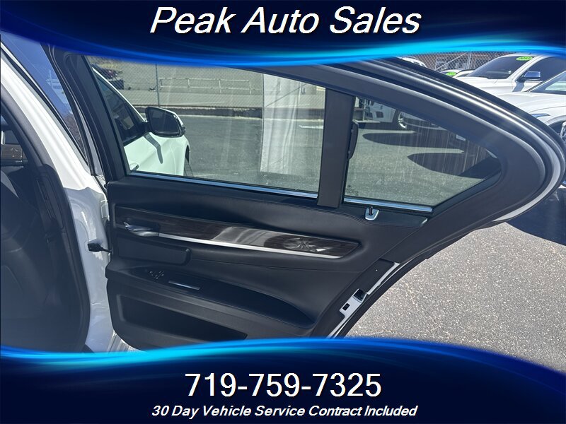 Used 2015 BMW 750i xDrive AWD/4WD image 30