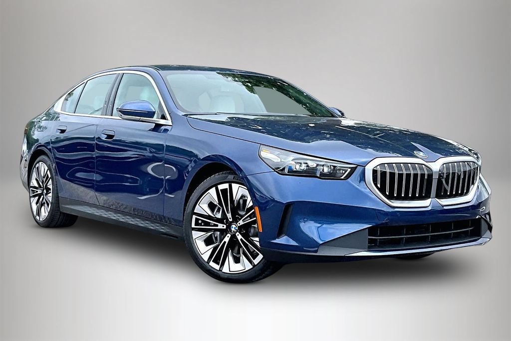 New 2026 BMW 540i xDrive w/ Premium Package
