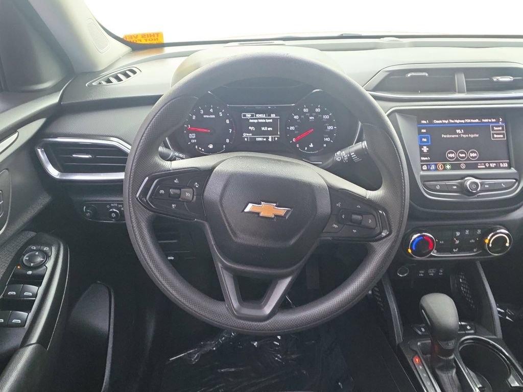 Used 2023 Chevrolet TrailBlazer LT FWD image 12