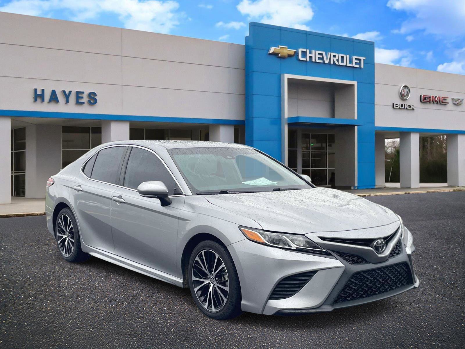 Used 2020 Toyota Camry SE w/ Moonroof Package