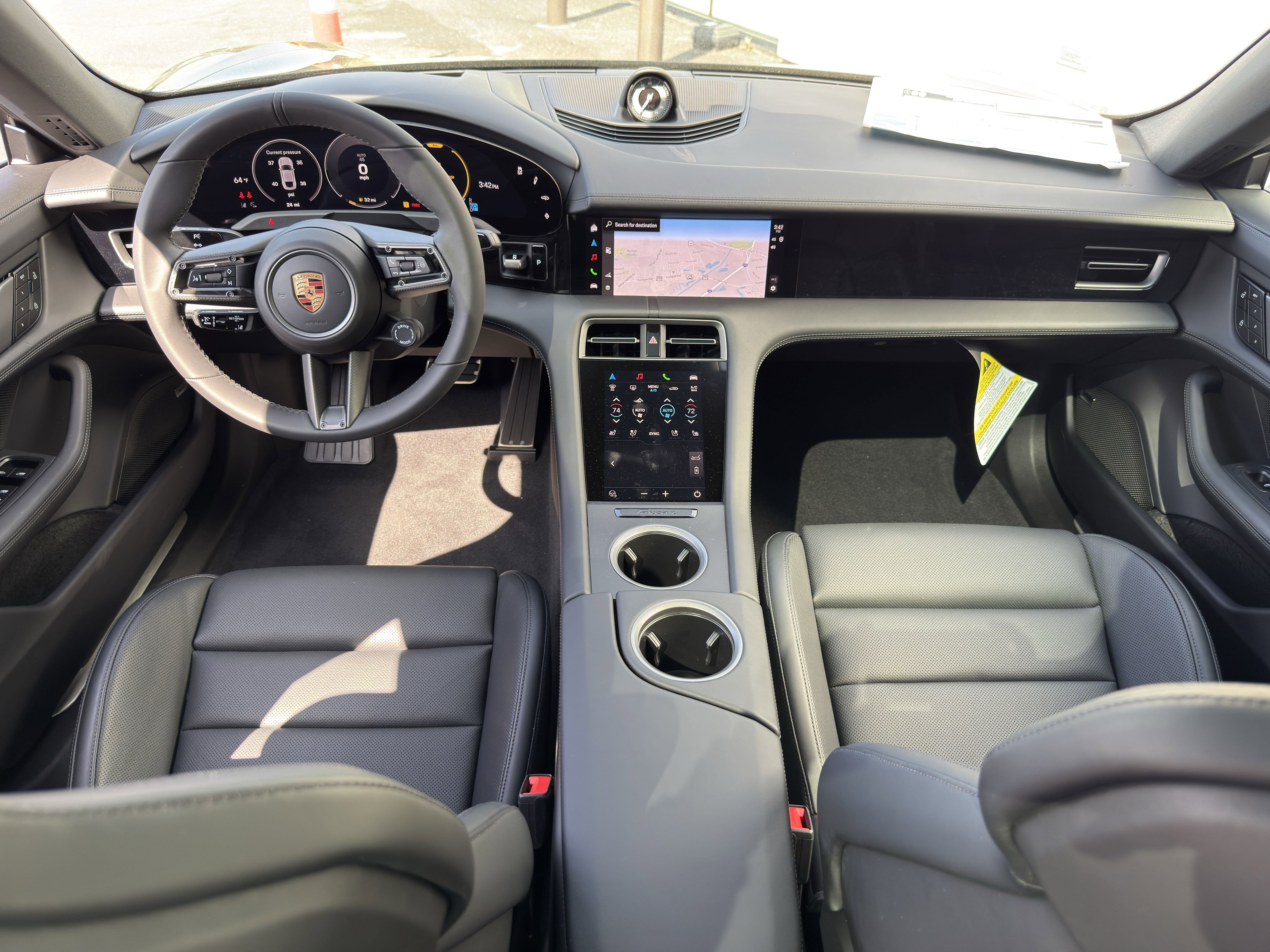 Used 2025 Porsche Taycan image 15