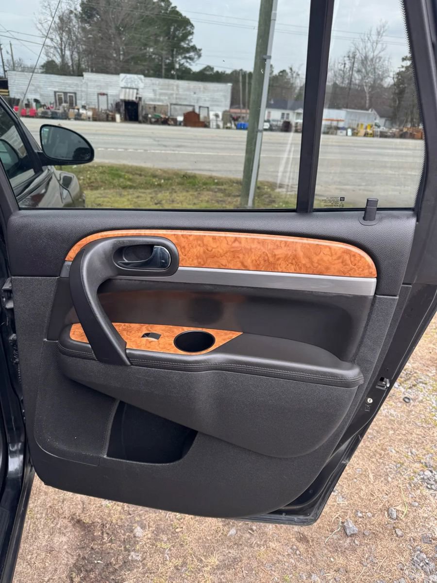 Used 2011 Buick Enclave CXL image 14