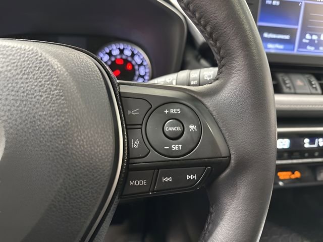 Used 2021 Toyota RAV4 XLE Premium image 20