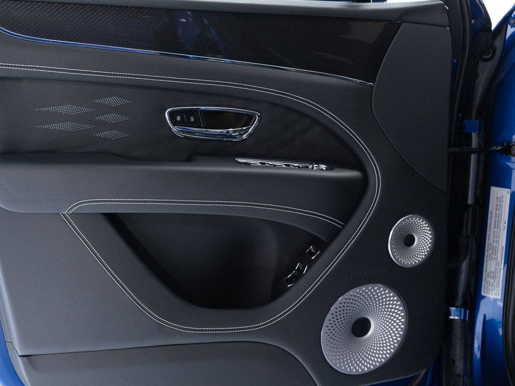 Certified 2025 Bentley Bentayga Extended Wheelbase image 11
