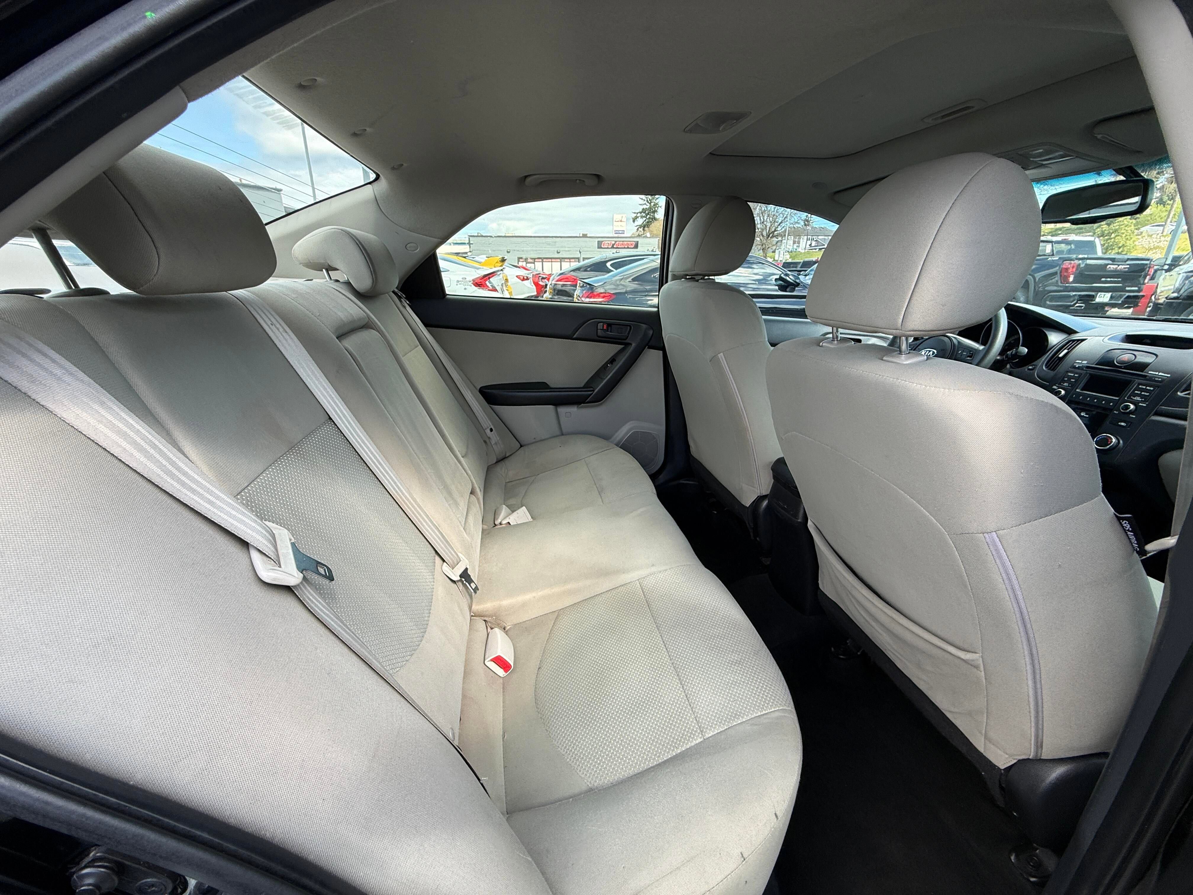 Used 2012 Kia Forte EX w/ Premium Pkg image 10