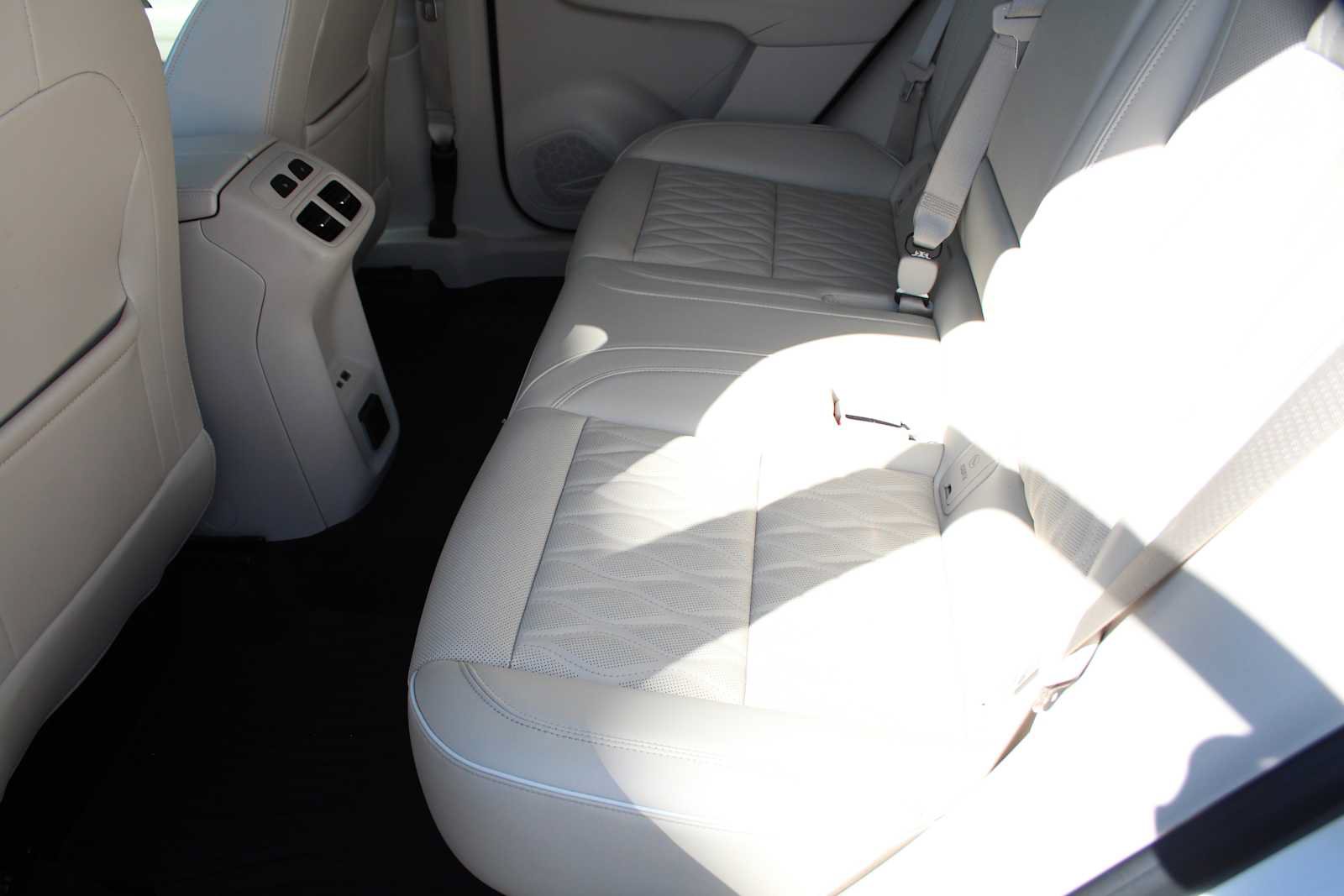 Used 2023 Buick Envision Avenir FWD image 22