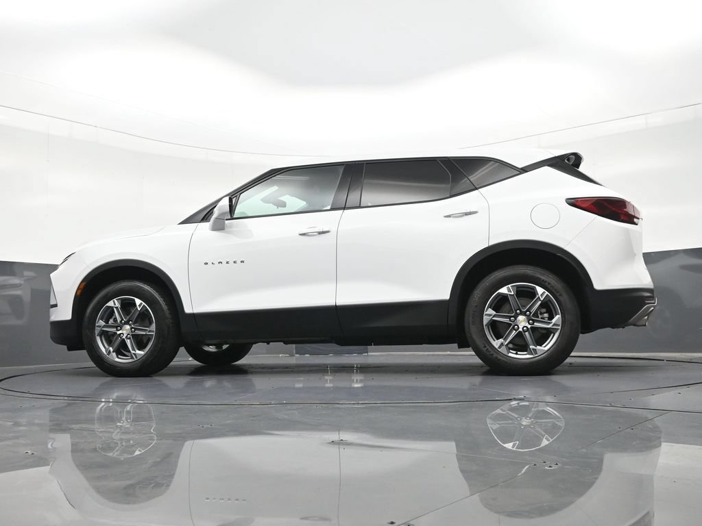 Used 2024 Chevrolet Blazer LT FWD image 29