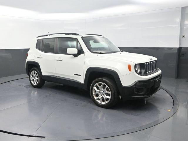 Used 2017 Jeep Renegade Latitude AWD/4WD image 10