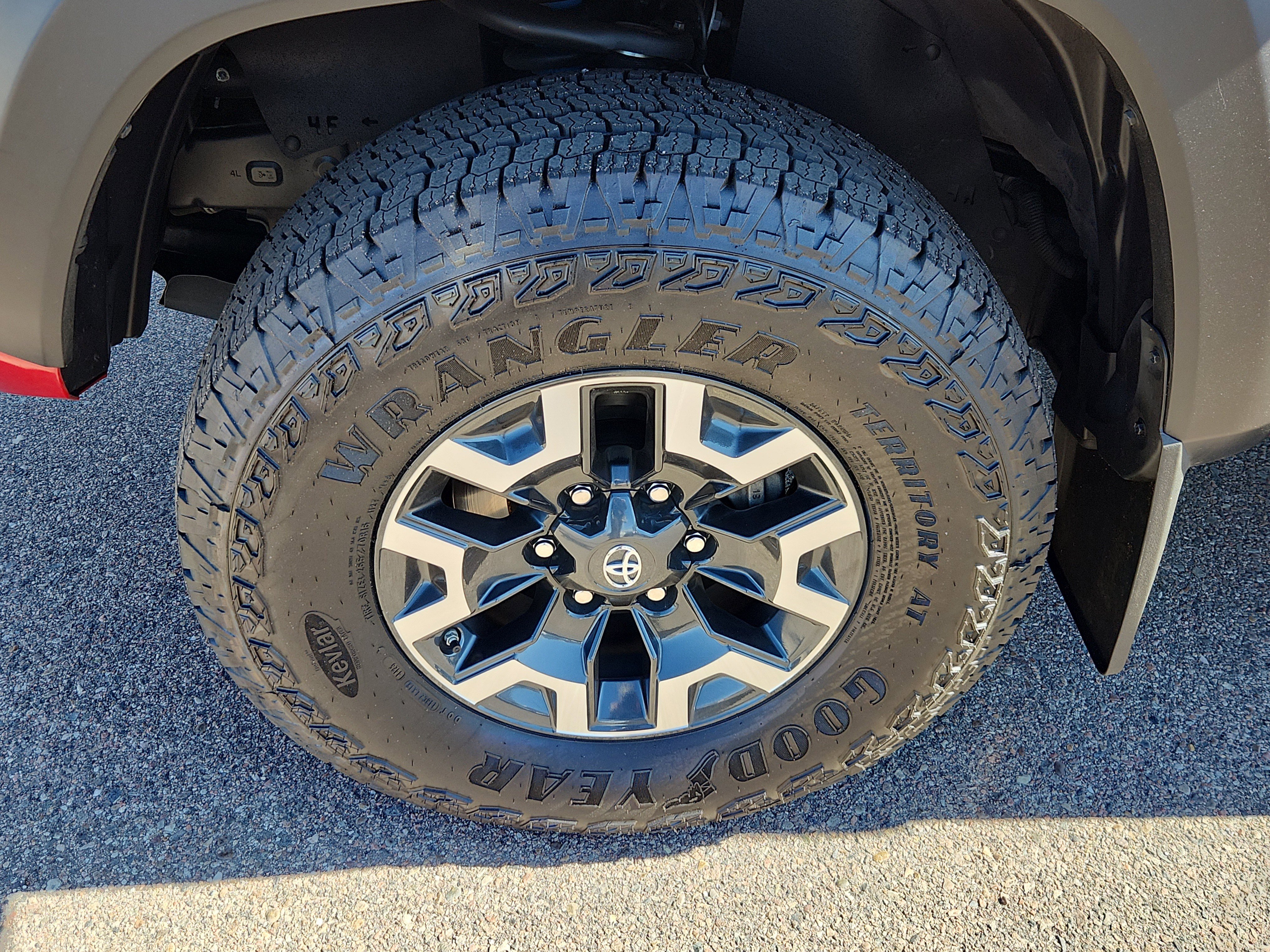 Used 2021 Toyota Tacoma TRD Off-Road w/ Technology Package image 16