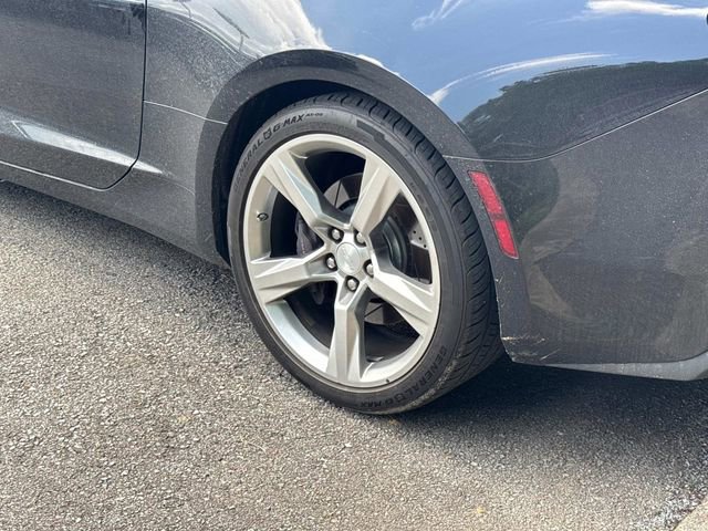 Used 2017 Chevrolet Camaro SS RWD image 8