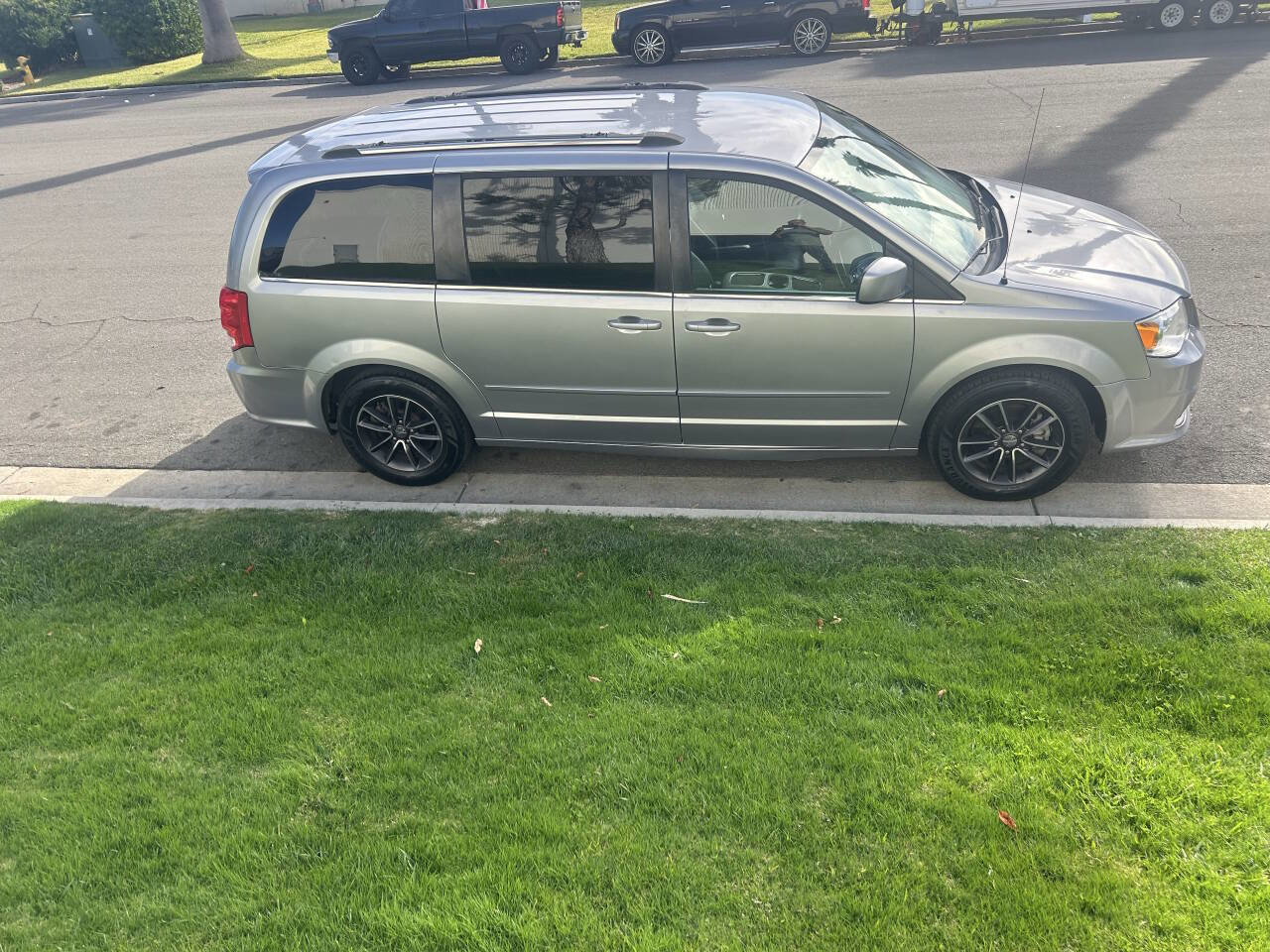 Used 2017 Dodge Grand Caravan SXT