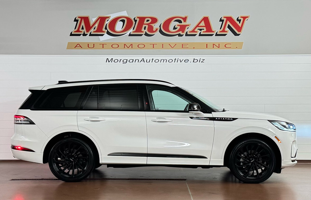 Used 2025 Lincoln Aviator Reserve w/ Equipment Group 201A image 2