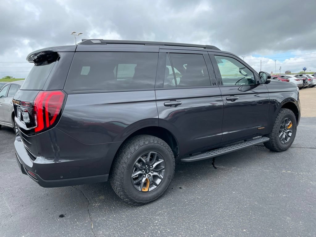 Used 2025 Ford Expedition Tremor AWD/4WD image 4