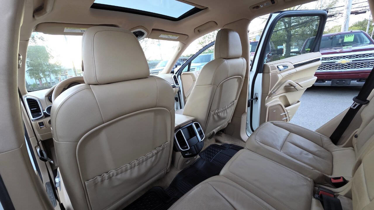 Used 2012 Porsche Cayenne S AWD/4WD image 36