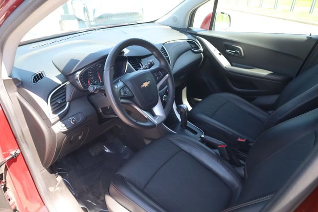 Used 2021 Chevrolet Trax LT w/ LT Convenience Package AWD/4WD image 8