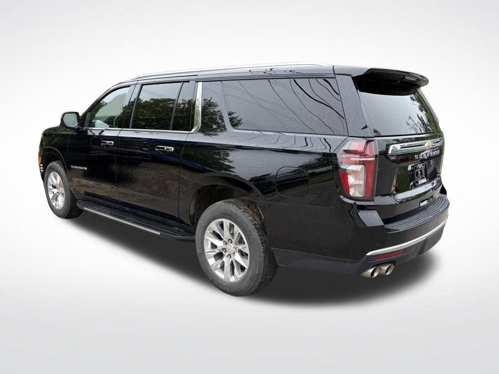 Used 2023 Chevrolet Suburban Premier w/ Premium Package 2 AWD/4WD image 5
