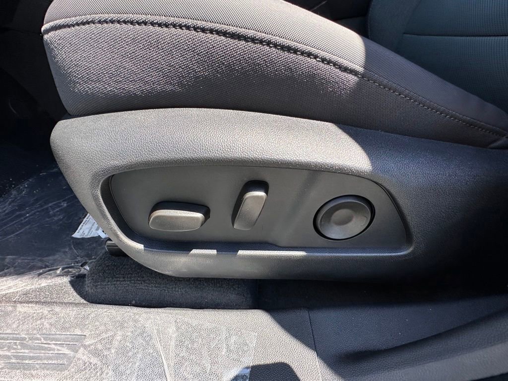 New 2026 GMC Terrain AT4 w/ Technology Package II AWD/4WD image 16