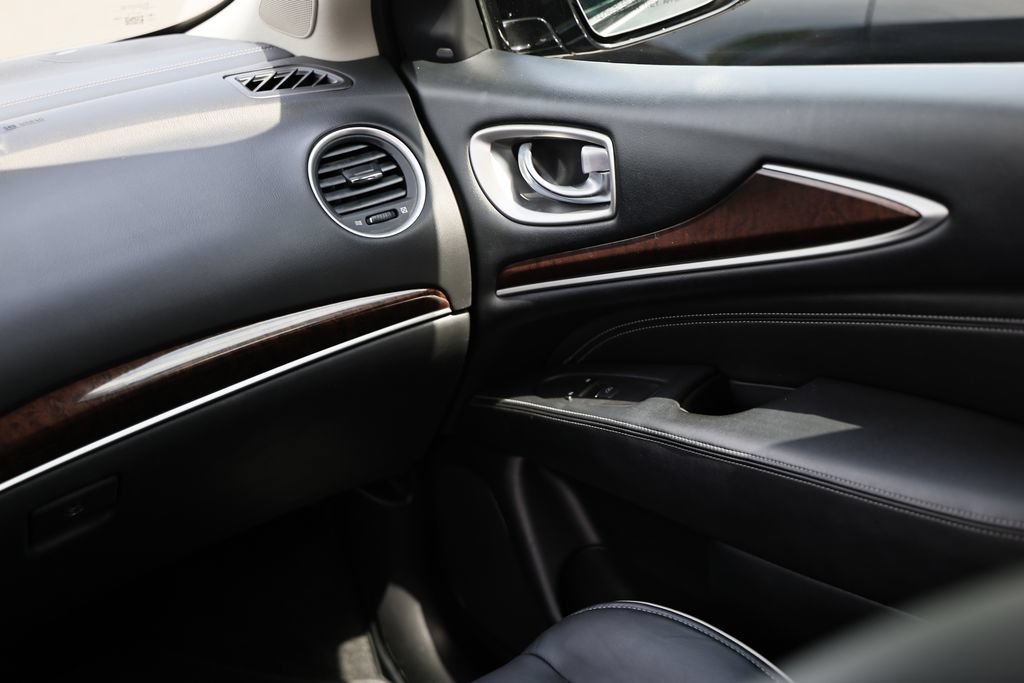 Used 2019 INFINITI QX60 Luxe w/ Sensory Package AWD/4WD image 30