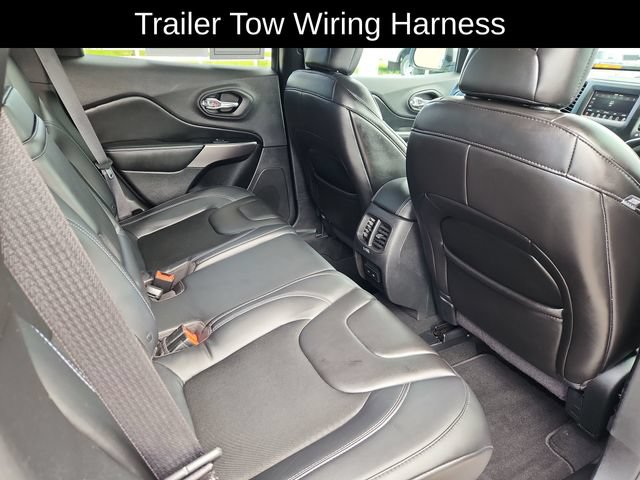 Used 2019 Jeep Cherokee Latitude Plus w/ Cold Weather Group AWD/4WD image 28