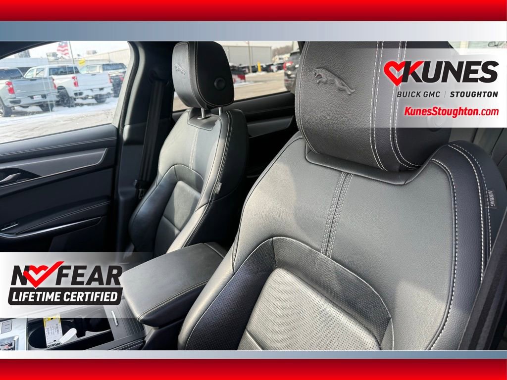 Used 2024 Jaguar F-PACE R-Dynamic S image 36