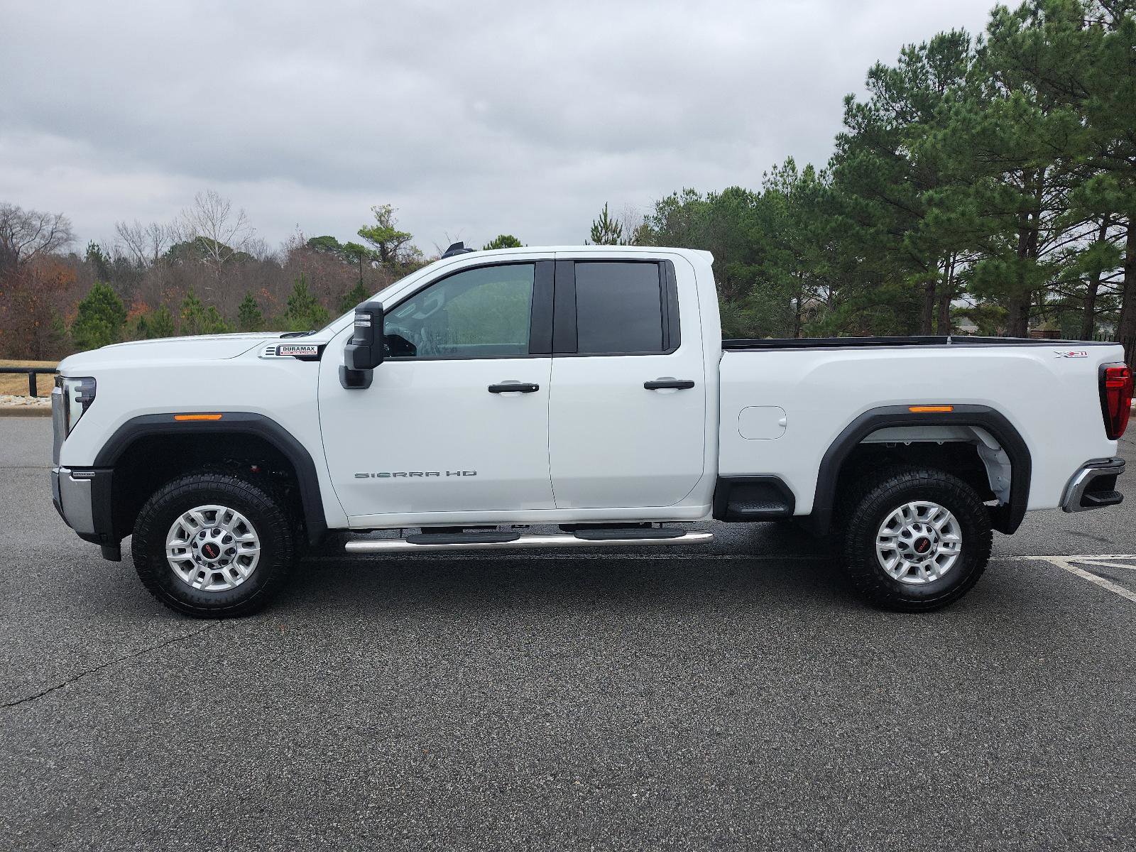 Used 2024 GMC Sierra 2500 Pro w/ Convenience Package image 2