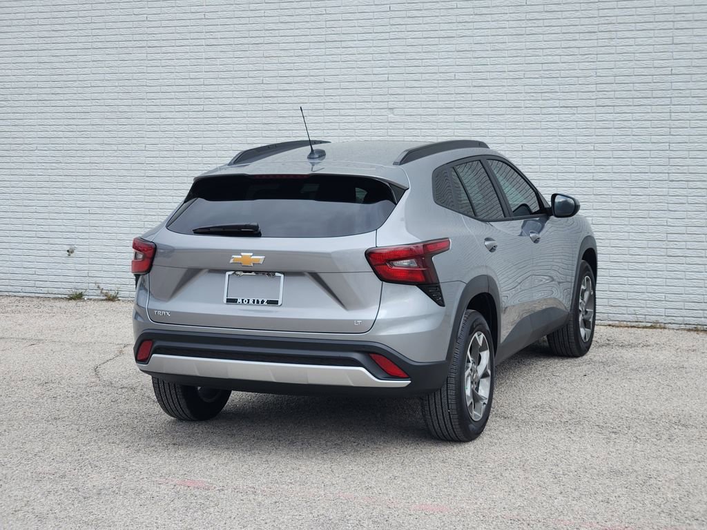New 2026 Chevrolet Trax LT w/ Sunroof Package image 4