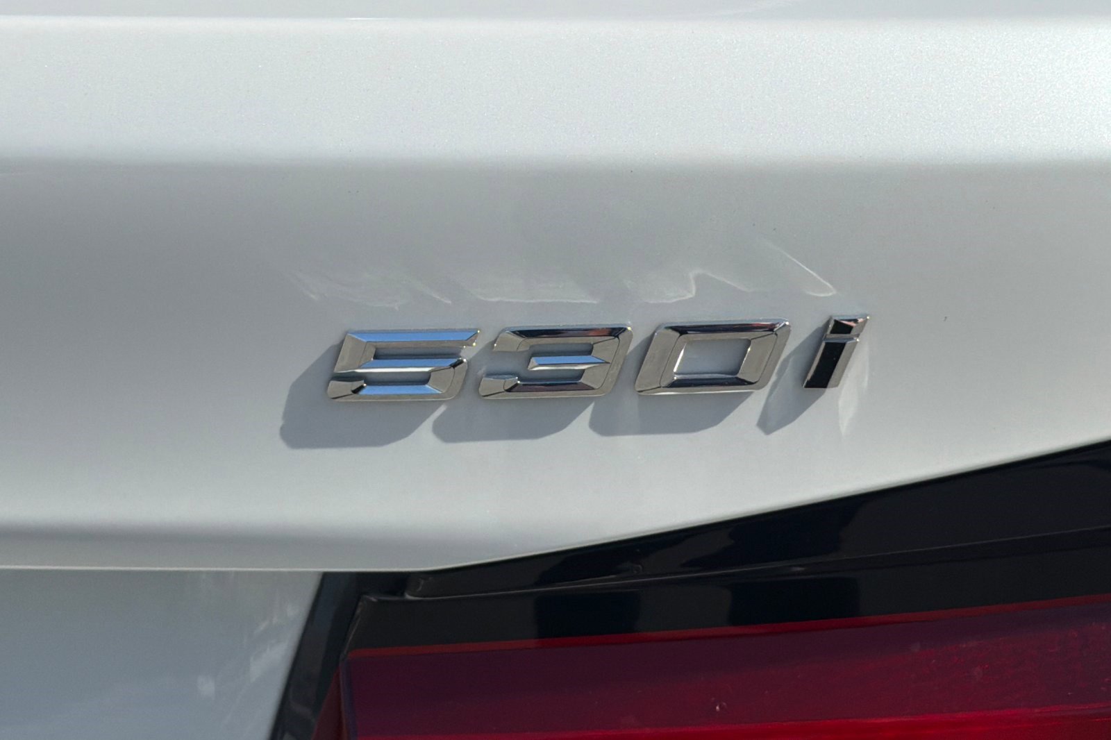 Used 2023 BMW 530i w/ Premium Package image 39