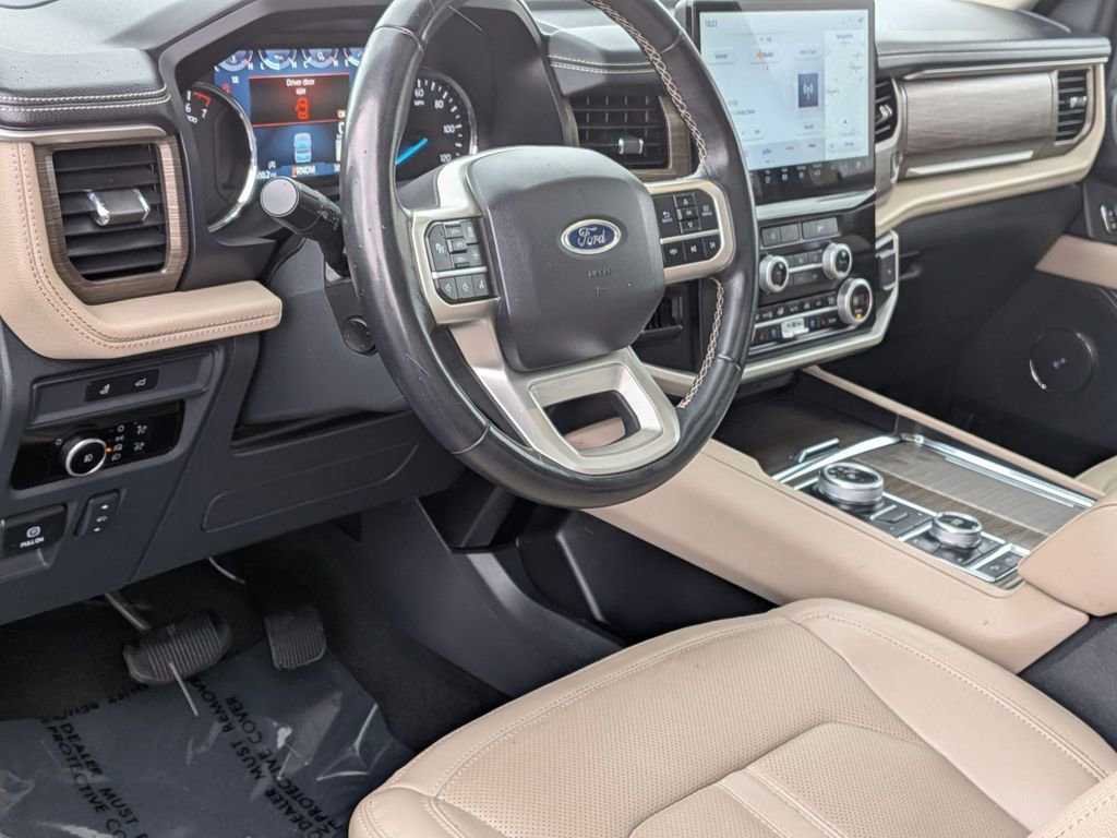 Used 2024 Ford Expedition Limited image 16