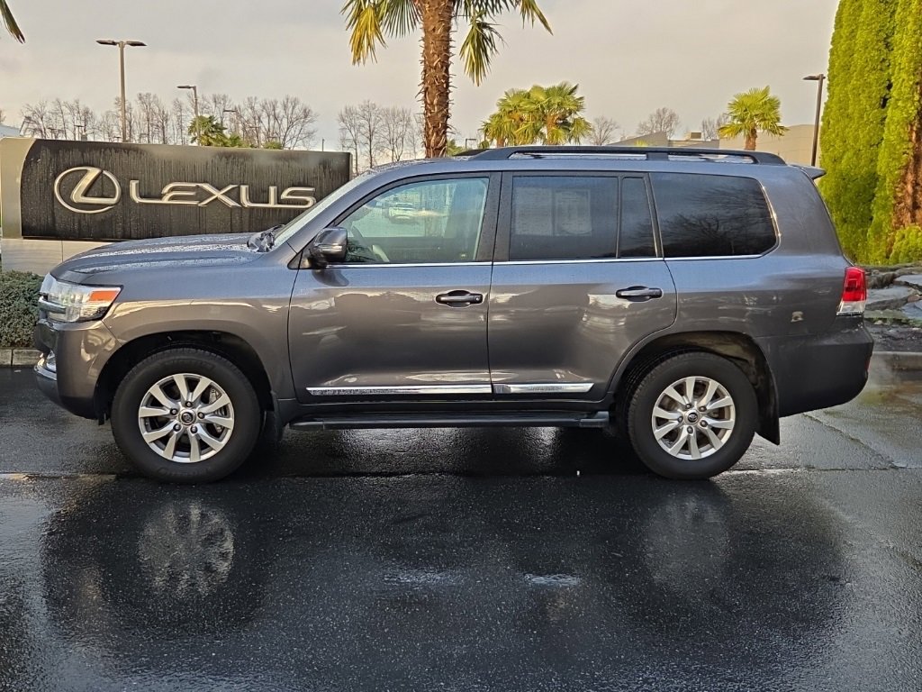Used 2016 Toyota Land Cruiser image 2