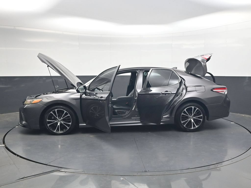 Used 2020 Toyota Camry SE FWD image 35