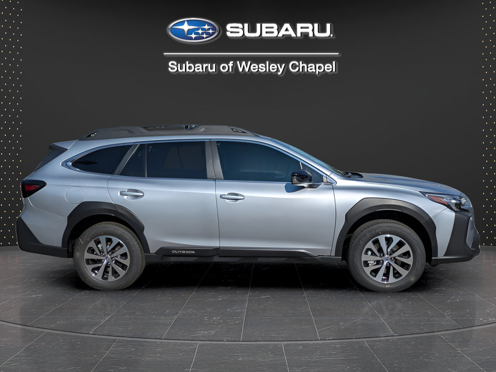 Used 2025 Subaru Outback Premium AWD/4WD image 3