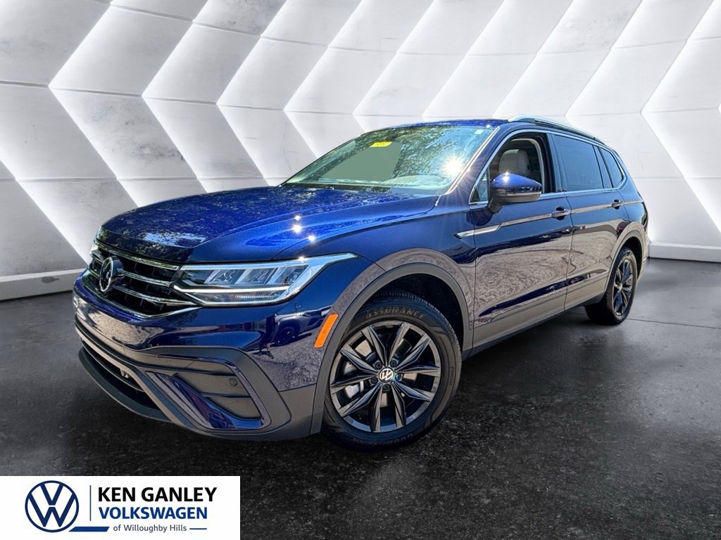Used 2024 Volkswagen Tiguan SE AWD/4WD image 1