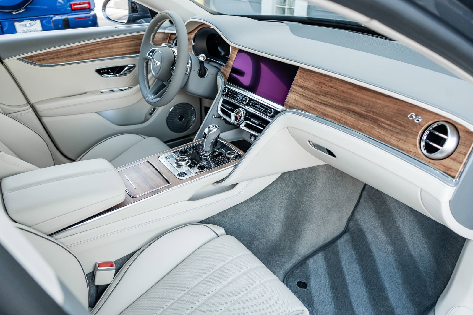 Certified 2026 Bentley Flying Spur Plug-In Hybrid image 2