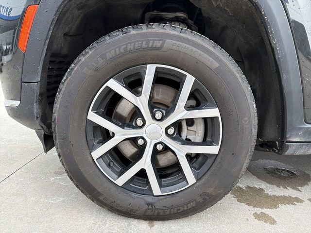 Used 2024 Jeep Grand Cherokee L Limited w/ Luxury Tech Group II image 12