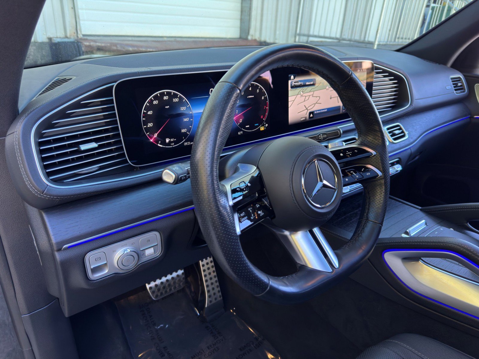 Used 2025 Mercedes-Benz GLS 580 4MATIC image 14
