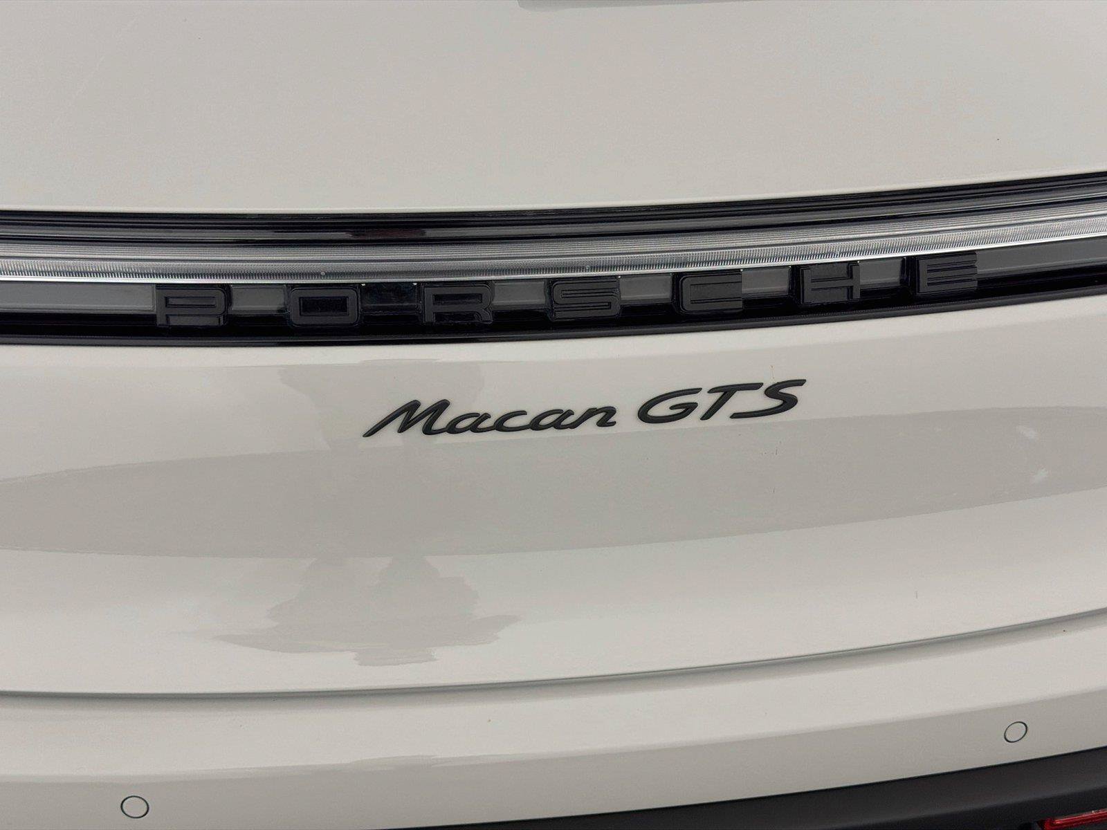 Certified 2025 Porsche Macan GTS AWD/4WD image 17