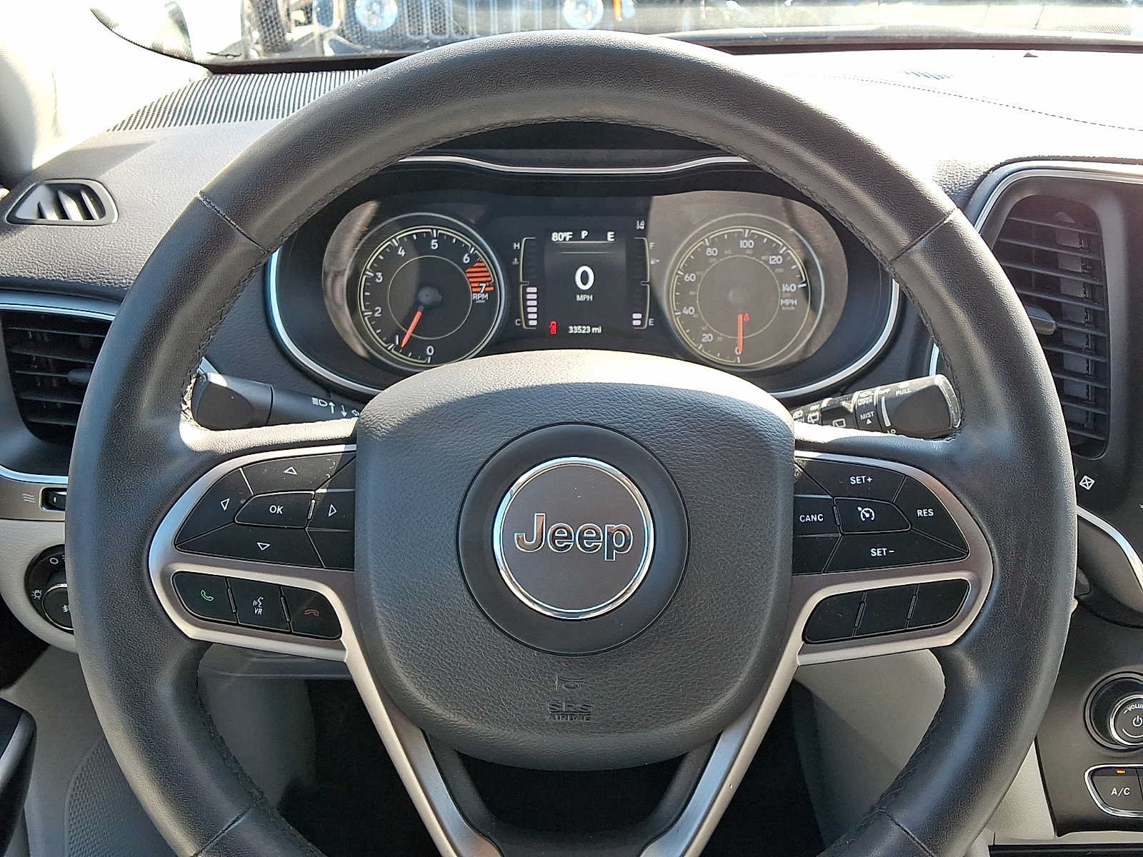 Used 2021 Jeep Cherokee Latitude Plus AWD/4WD image 17