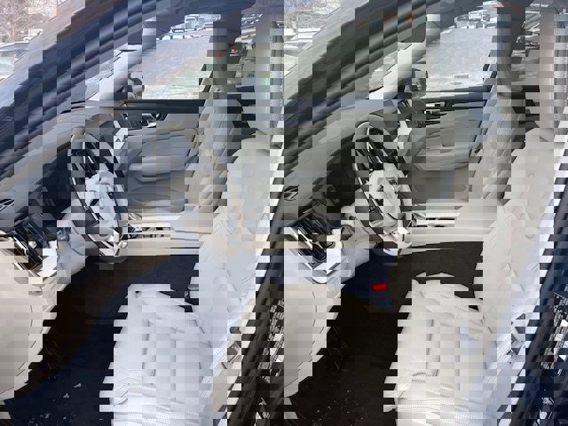 New 2026 Volvo XC60 B5 Ultra w/ Climate Package image 8