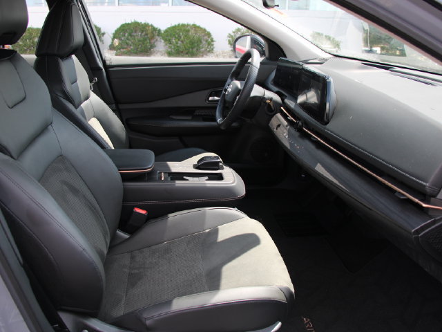 Used 2024 Nissan Ariya AWD image 30
