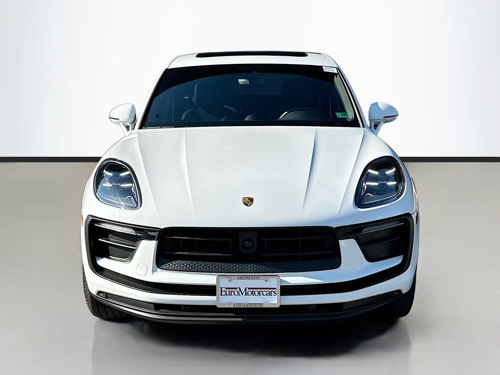Certified 2026 Porsche Macan AWD/4WD image 6