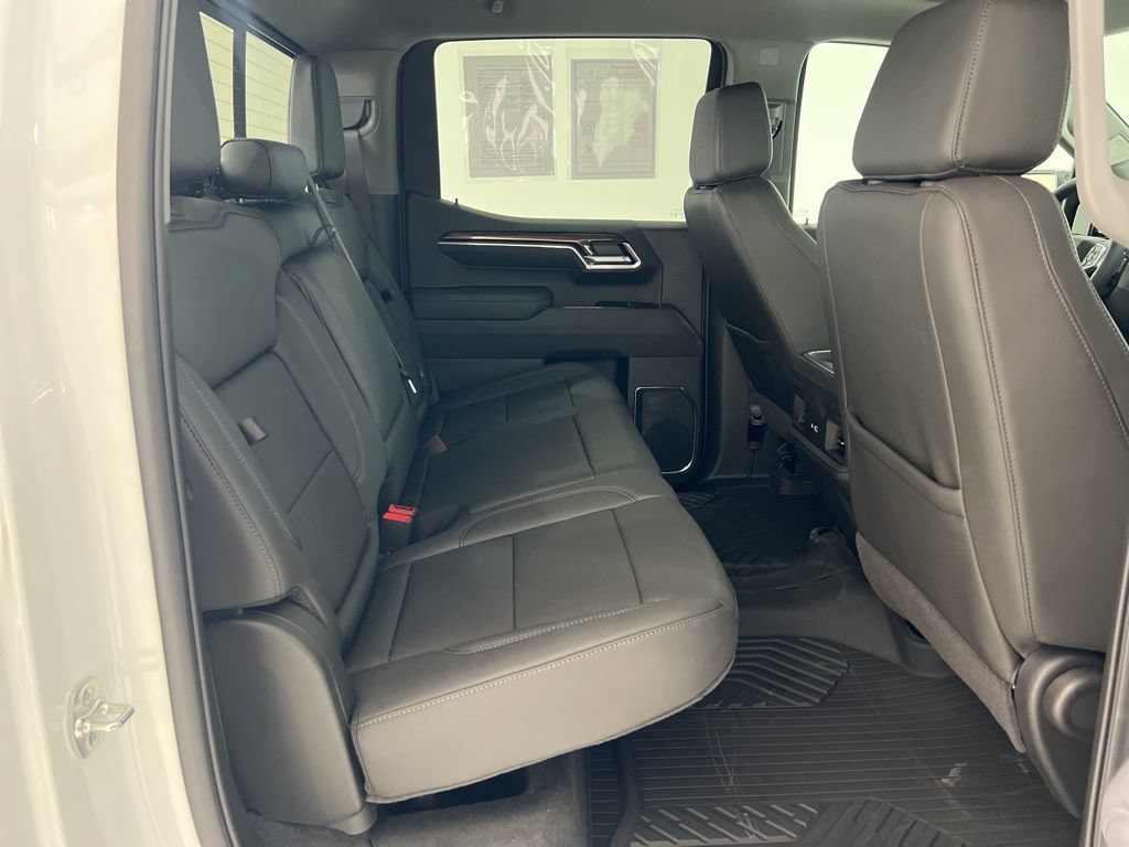 Used 2026 Chevrolet Silverado 1500 LT Trail Boss w/ LT Trail Boss Premium Package AWD/4WD image 26