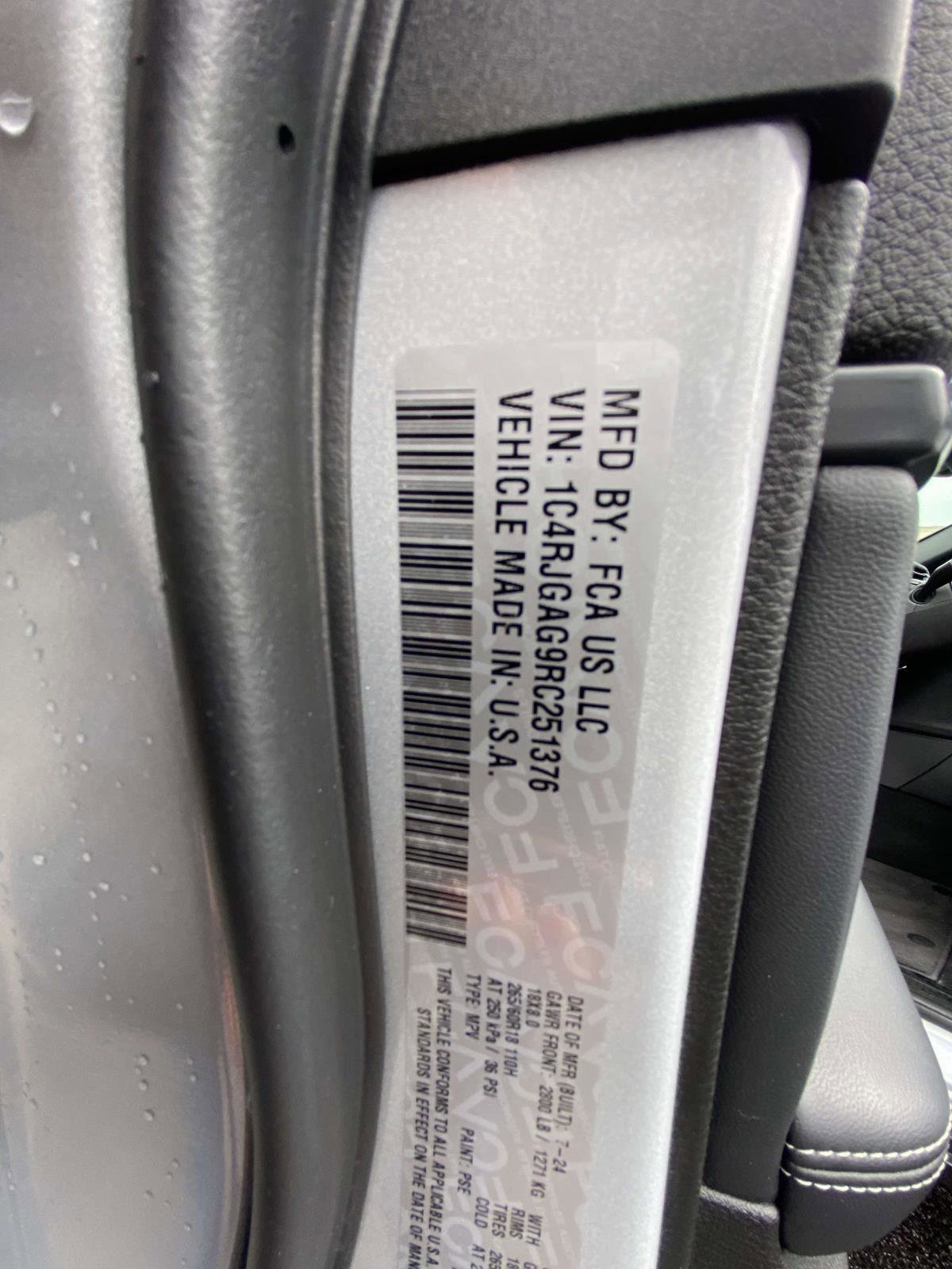 Certified 2024 Jeep Grand Cherokee Altitude image 13