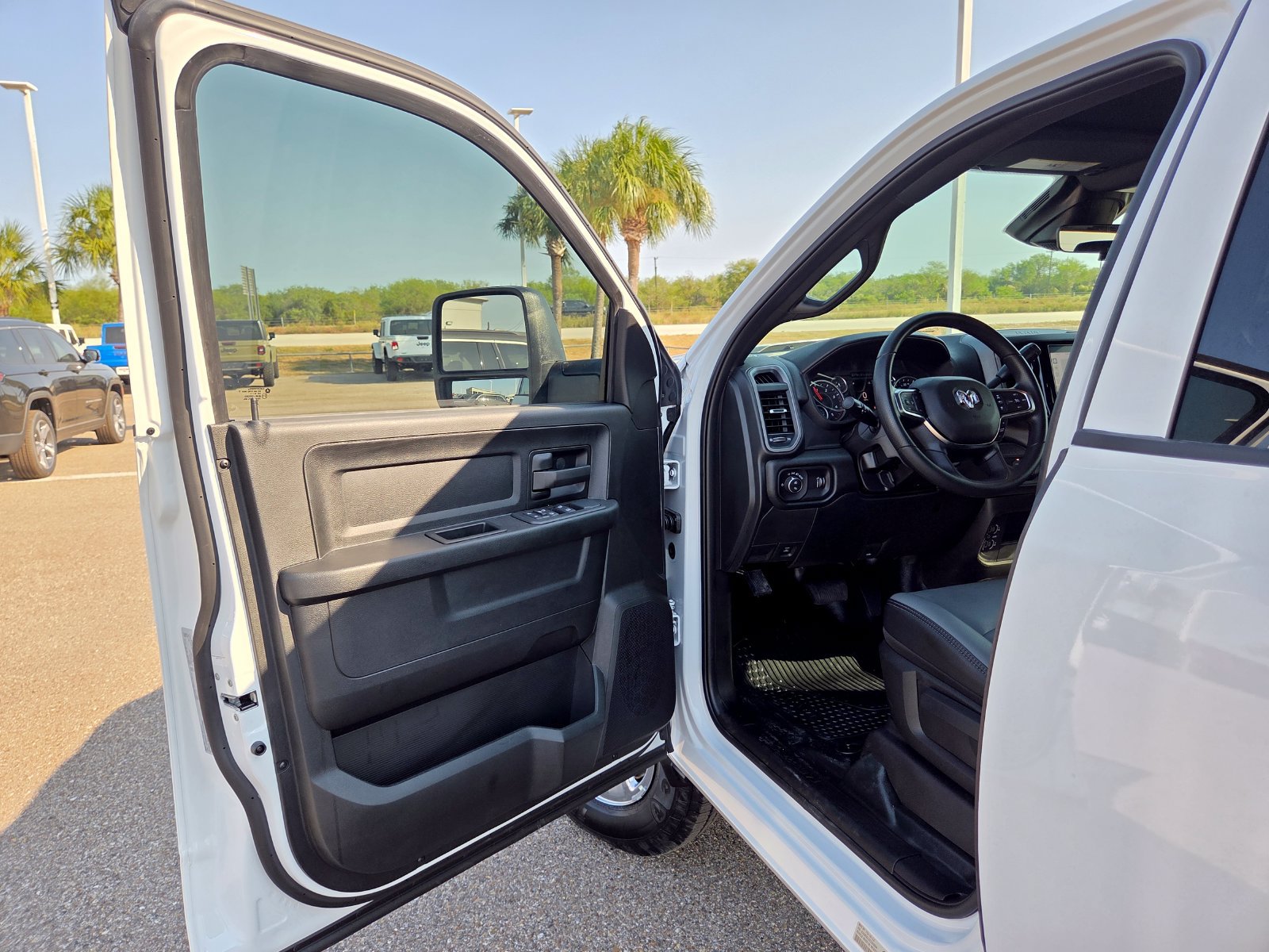 New 2026 RAM 3500 Tradesman w/ Chrome Appearance Group A AWD/4WD image 16