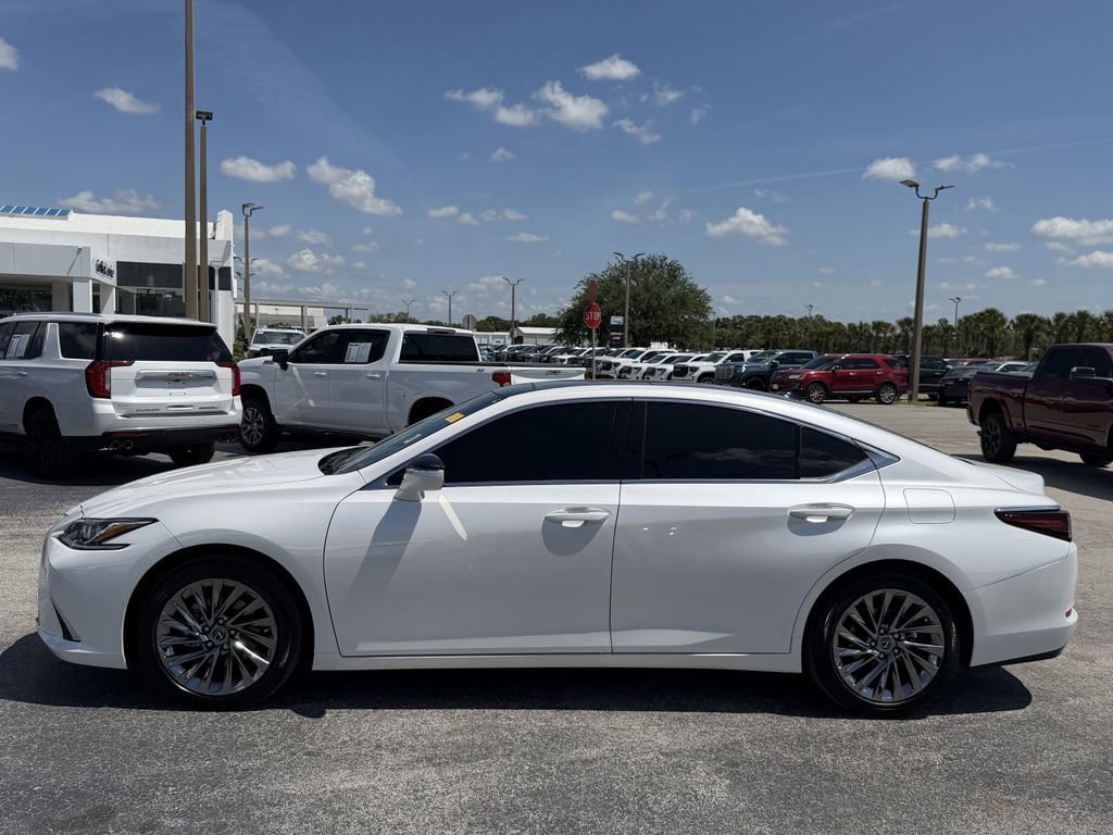 Used 2024 Lexus ES 350 w/ Technology Package FWD image 8