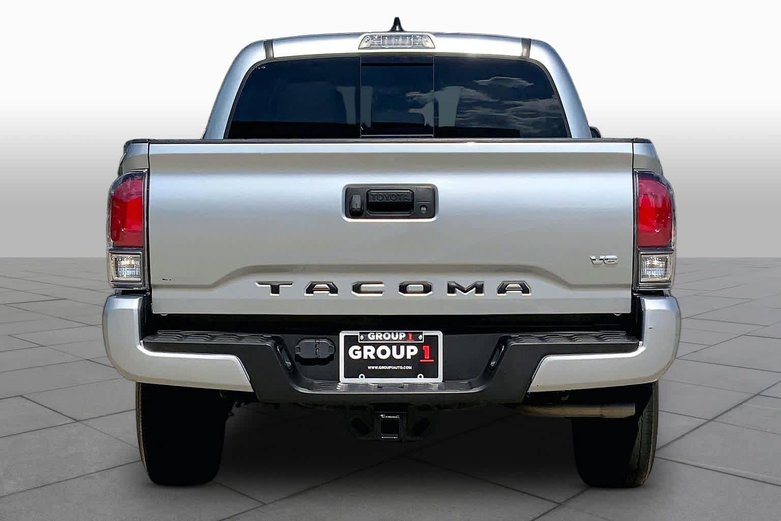Used 2022 Toyota Tacoma SR5 w/ Technology Package RWD image 5
